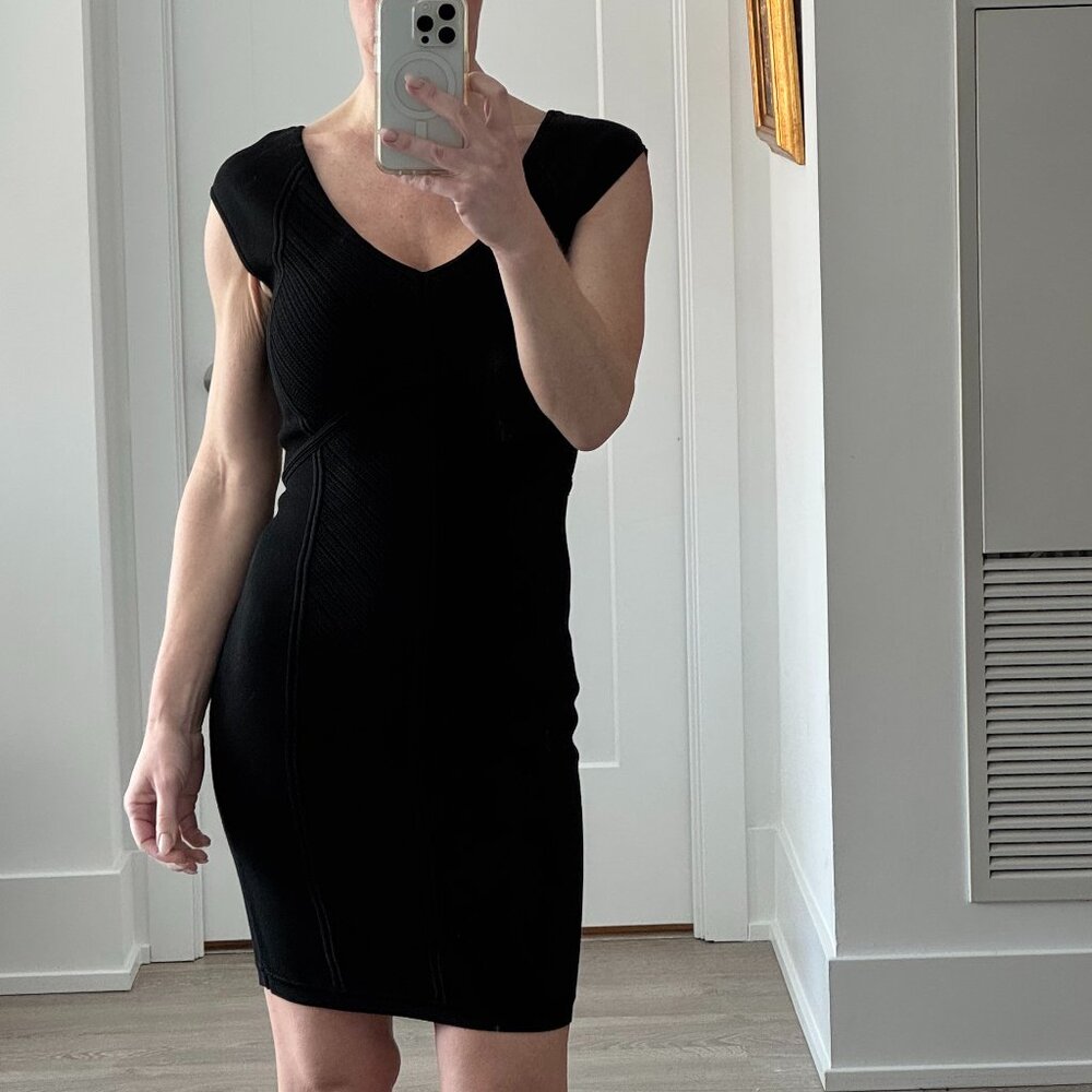 DVF Black Knit Bodycon Dress – V-Neck, Cap Sleeve, Petite | Good Condition | US